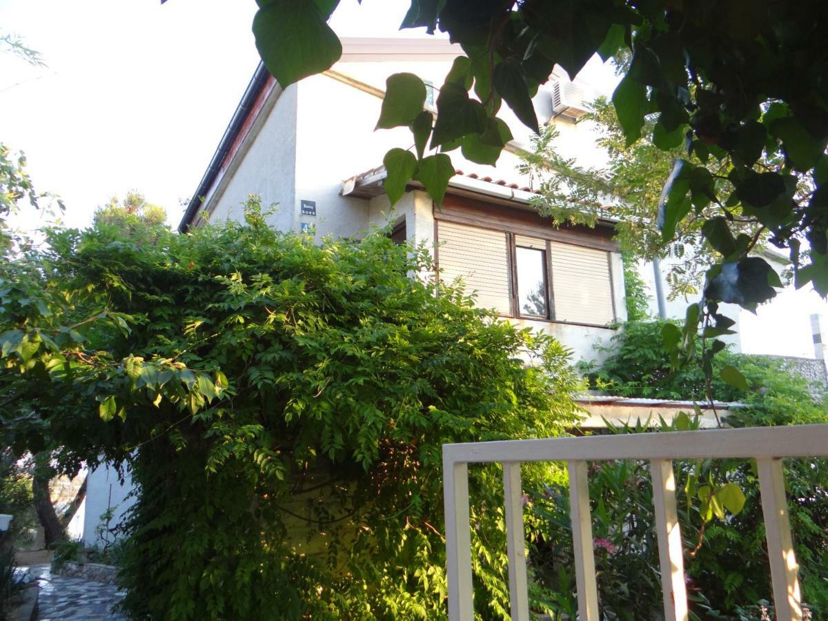 Apartments Bassi Stara Baska Luaran gambar